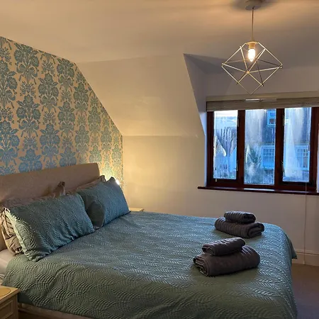 Apartment Dovera, Private Parking Included, On Windermere