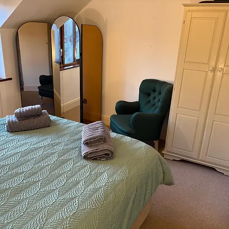 Dovera, Private Parking Included, On Windermere