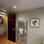 アパート Dovera, Private Parking Included, On Windermere