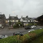 Dovera, Private Parking Included, On Windermere アパート