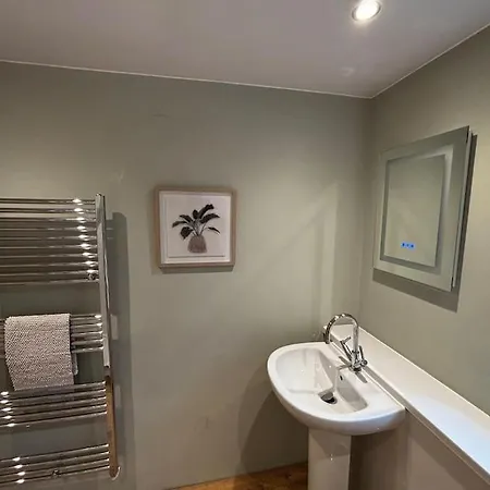 Dovera, Private Parking Included, On Windermere Apartman *