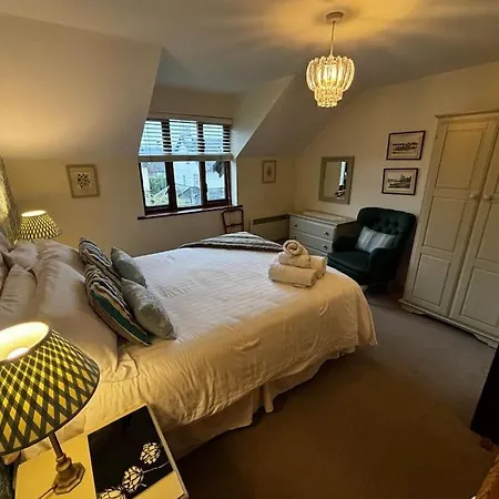 Dovera, Private Parking Included, On Windermere شقة *