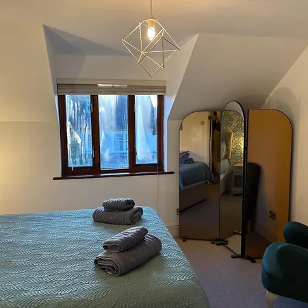 Dovera, Private Parking Included, On Windermere *